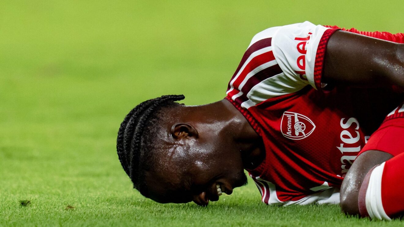 Bukayo Saka on the floor