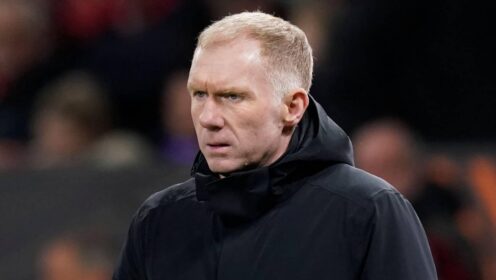 Scholes tells Man Utd to make five signings to rebuild starting XI