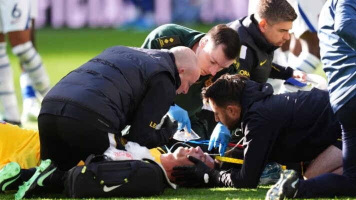 Emi Martinez injury vs Everton